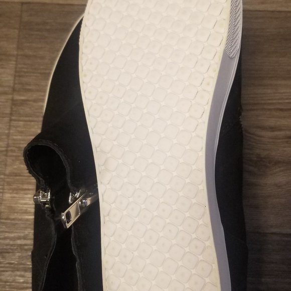 NEW Women's Black Suede Steve Madden Wedgie Sneakers, Size 9.5 - Picture 13 of 13